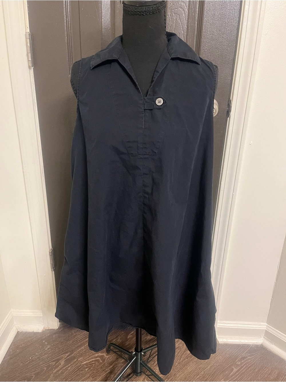 Banana Republic Navy Sleeveless Collared Tank
